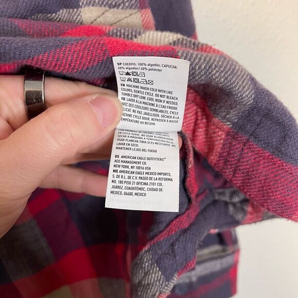 American Eagle Plaid Pink Cropped Hooded Flannel Size Small NWT - Picture 6 of 10